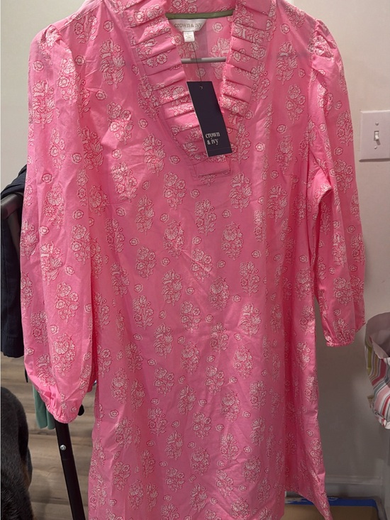 crown & ivy Dresses & Skirts - crown & ivy Pink Floral Ruffle V-Neck Tunic